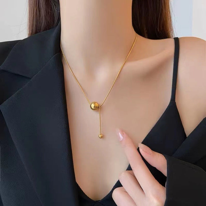 Light luxury niche cold wind ins women's collarbone chain, high-end sense round ball, TikTok explosive spring and summer necklace, simple accessories Glossy.pk