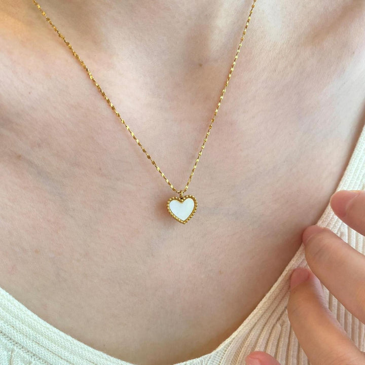 European and American new beads, beads, love hearts, gray shells, white shells, star sand, starry clavicle chain, titanium steel plated with 18K gold, do not fade