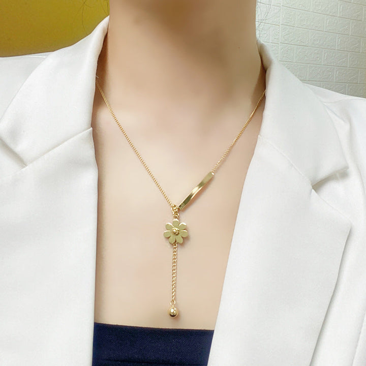 Cross-border wholesale necklace women's non-fading, light luxury titanium steel, new women's niche versatile fashion clavicle chain gold color 33 Glossy.pk