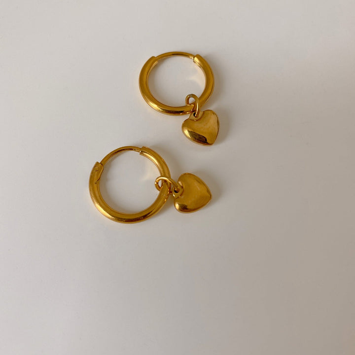 Circle earrings, snap-on love earrings, cold wind, women's small circles, girly titanium steel, non-fading, heart-shaped earrings Glossy.pk
