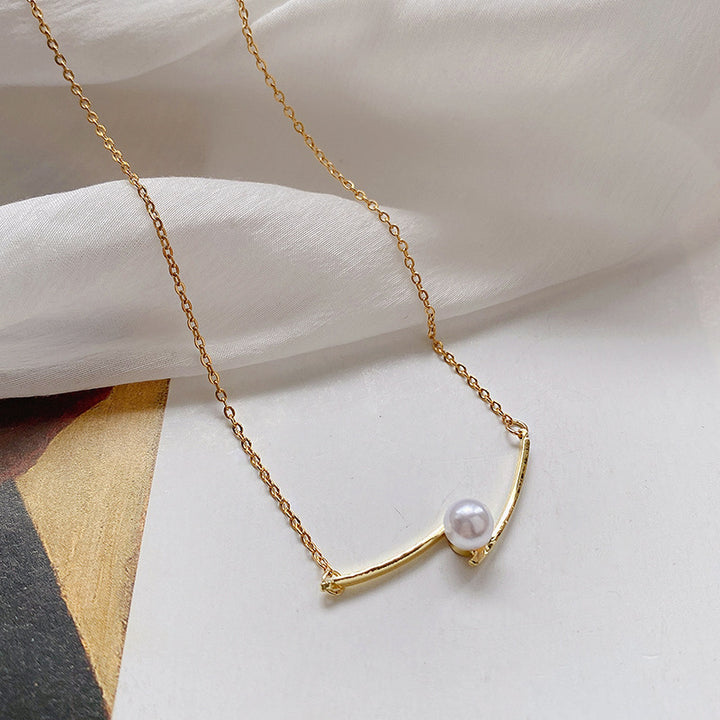 Light luxury niche cross pearl clavicle chain cold style minimalist design temperament versatile women's wholesale price jewelry