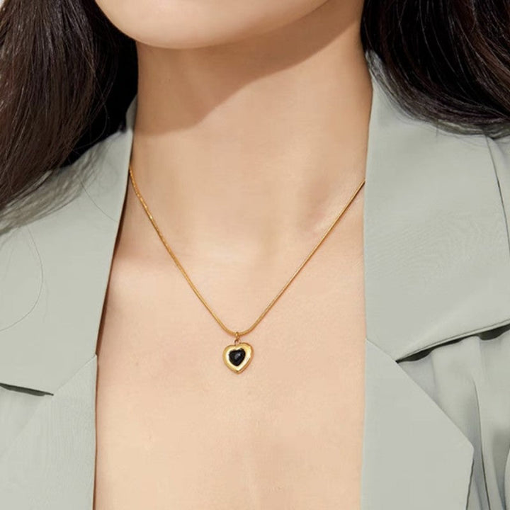 Cross-border wholesale necklace women's non-fading, light luxury titanium steel, new women's niche versatile fashion clavicle chain gold color 33 Glossy.pk
