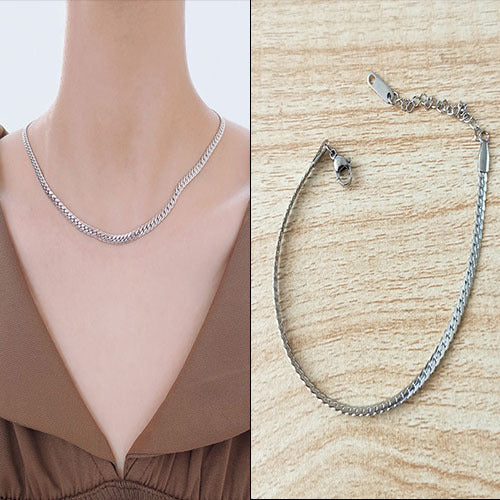 Simple snake bone chain titanium steel necklace female niche design high-end 18k gold Internet celebrity with hip-hop style jewelry Glossy.pk