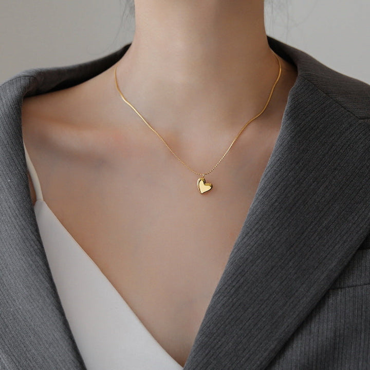 Titanium steel three-dimensional love necklace does not fade, women's light luxury, simple summer, cold wind, Internet celebrity temperament, niche clavicle chain Glossy.pk