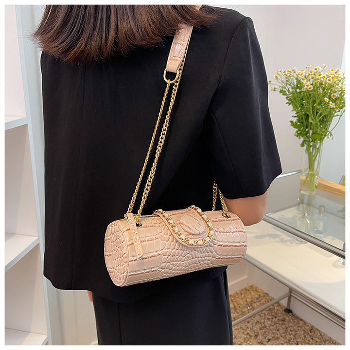 Modern Chic: New Chain Single Shoulder Diagonal Cylinder Bag Glossy.pk