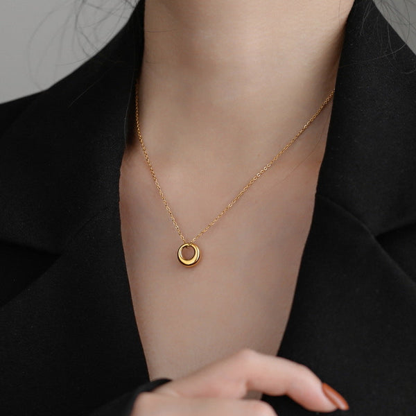 Titanium steel does not fade INS niche simple high-end sense 18K gold geometric circle necklace women's light luxury exquisite clavicle chain Glossy.pk