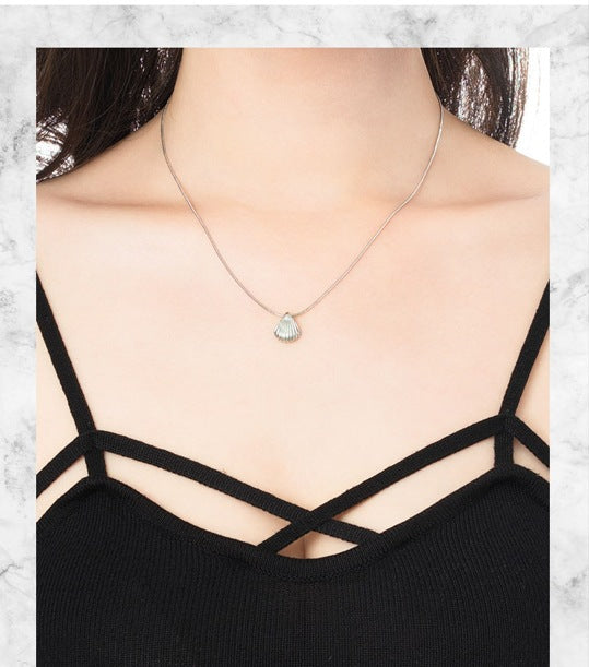 2024 new accessories: titanium steel shell necklace, light luxury, niche, non-fading, clavicle chain, women's high-end temperament, versatile Glossy.pk