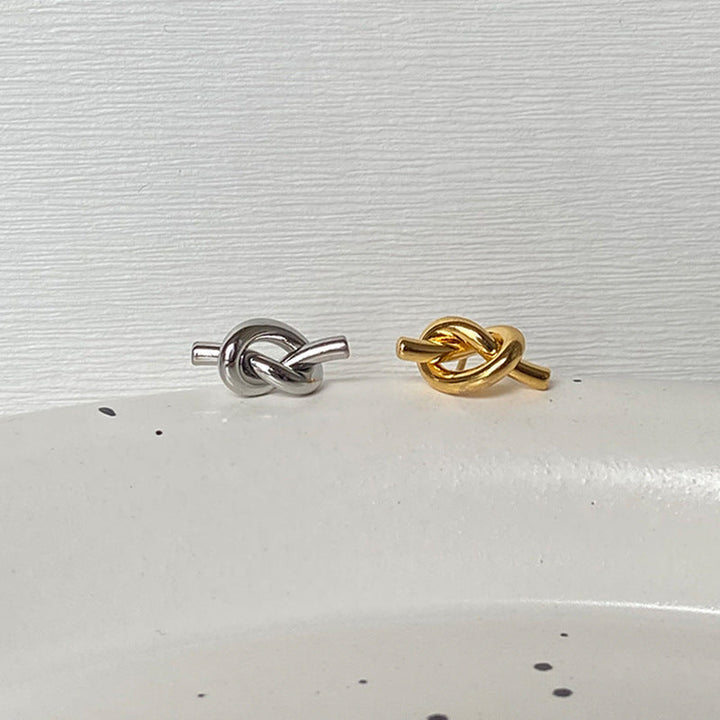 European and American simple design, knotted, entangled, twisted, small studs, niche, delicate, retro, high-end, silver needle earrings, women Glossy.pk