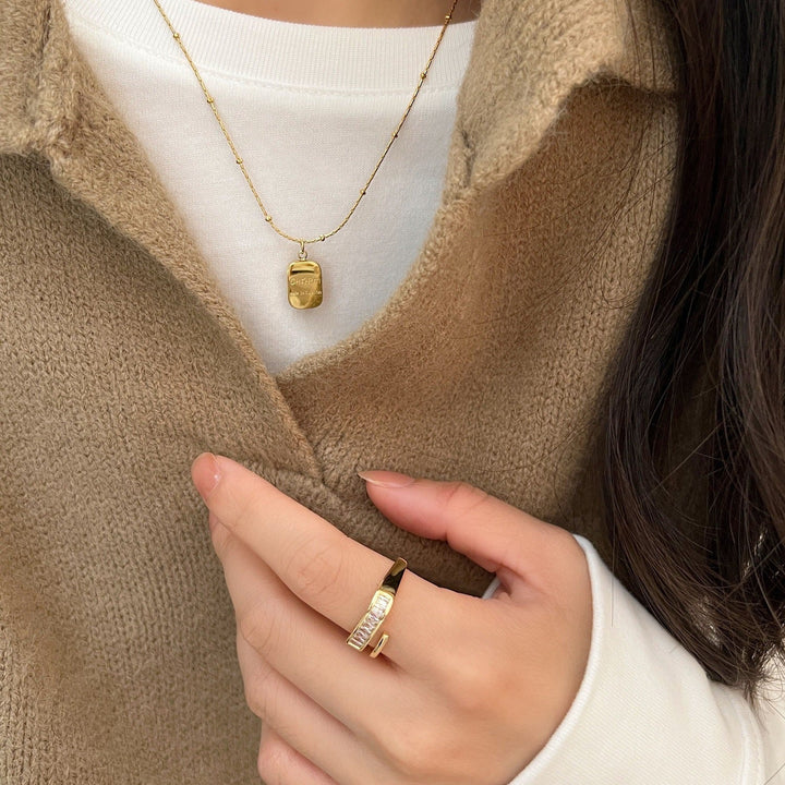 Cross-border wholesale necklace women's non-fading, light luxury titanium steel, new women's niche versatile fashion clavicle chain gold color 33 Glossy.pk