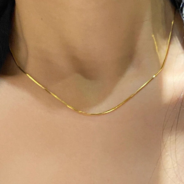 Factory direct sales of European and American stainless steel round snake bone necklace vacuum plating furnace inside the 18k clavicle chain spot wholesale women Glossy.pk