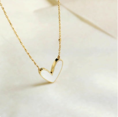2024 New Love Mother-of-pearl Pendant Special-shaped Unique Black and White Love Necklace Stud Set Temperament Simple Female Glossy.pk