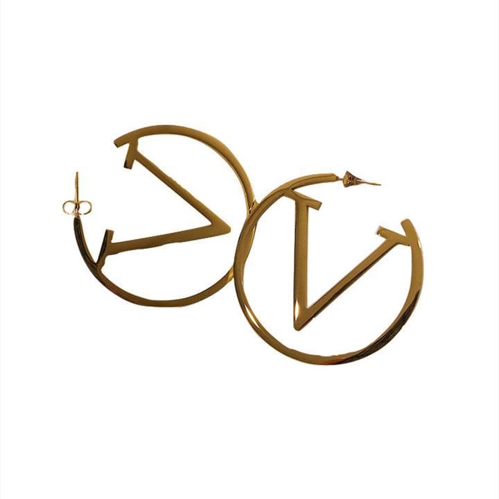 European and American cross-border hot geometric V words do not fade high-end sense of earrings retro letters Internet celebrity accessories female tide wholesale