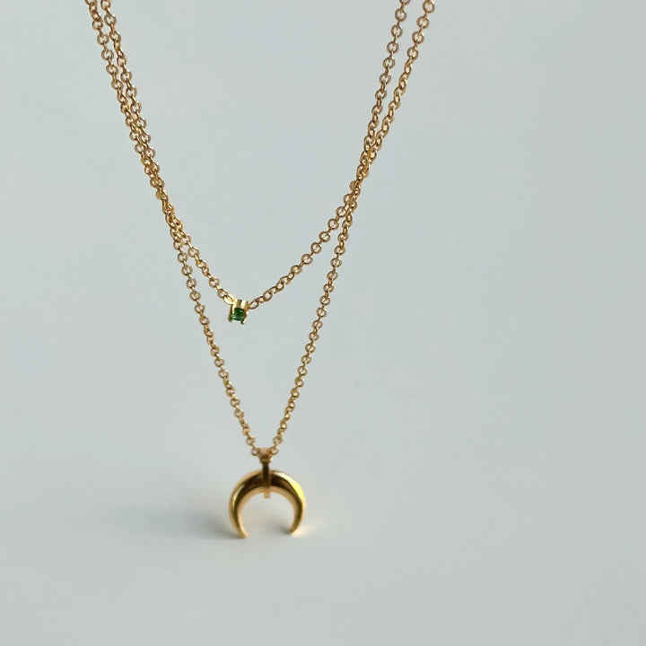 High-grade niche green diamond horn inverted crescent moon double moon stacked clavicle chain necklace female plated 18K gold does not fade