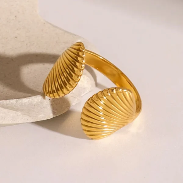 Sea Shell Chunky Adjustable Ring — jewellery from Glossy.pk, Pakistan