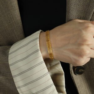 Mesh Chain Necklace & Bracelet Set — Light Luxury product photo 3 | Glossy.pk Pakistan