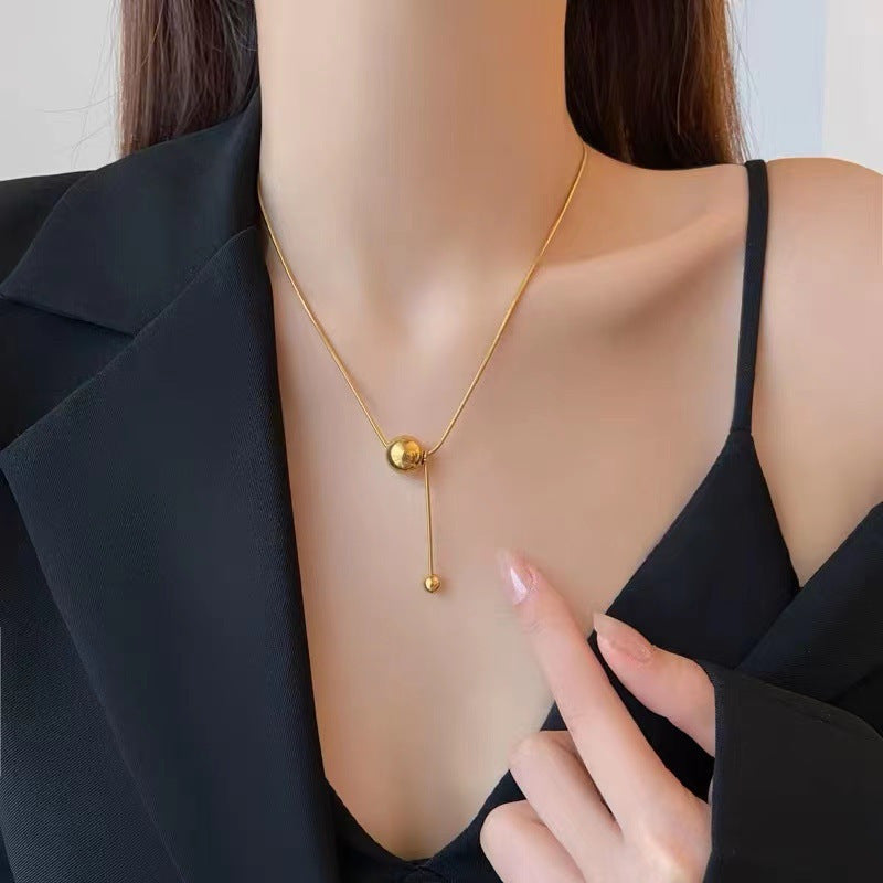 Light luxury niche cold wind ins women's collarbone chain, high-end sense round ball, TikTok explosive spring and summer necklace, simple accessories Glossy.pk