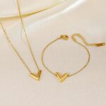 European and American simple gold niche V letter necklace women's summer clavicle chain Internet celebrity non-fading earrings bracelet three-piece set Glossy.pk