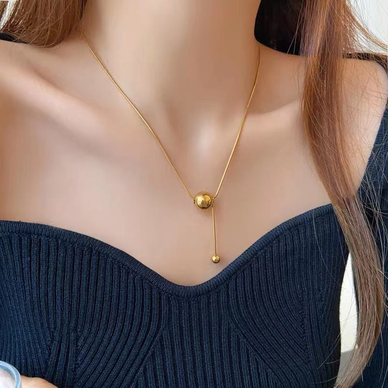 Light luxury niche cold wind ins women's collarbone chain, high-end sense round ball, TikTok explosive spring and summer necklace, simple accessories Glossy.pk
