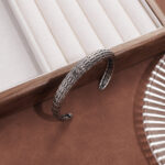 Retro simple wind dragon scale pattern scale opening adjustable bracelet cross-border new male domineering fashion personality bracelet