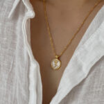 European and American cross-border wholesale Denice white enamel rose necklace French niche retro sweater chain does not fade