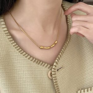 Irregular Pleated Pendant Necklace
