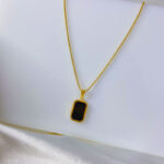 European and American cross-border wholesale black square brand necklace women's niche design does not fade titanium steel clavicle chain simple clavicle chain Glossy.pk
