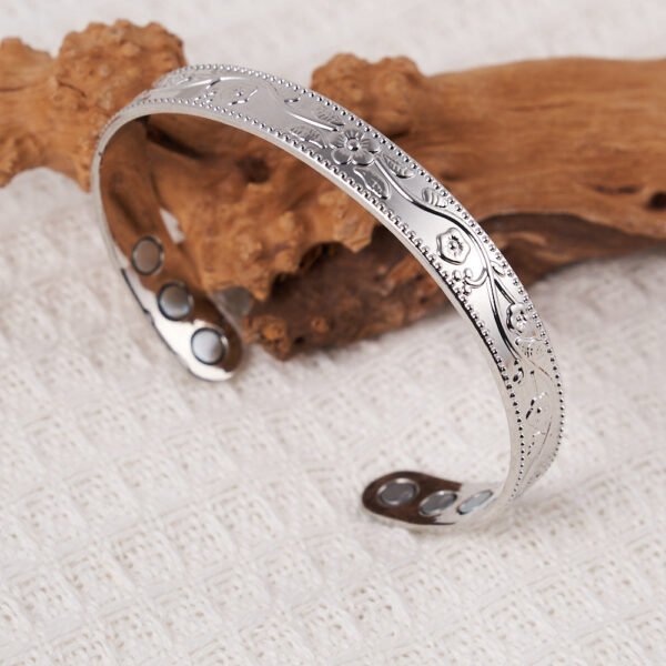Plum Blossom Bracelet and Ring Set | Glossy.pk product photo 2 | Glossy.pk Pakistan