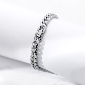8mm Cuban-style bracelet — 21cm, three finishes product photo 2 | Glossy.pk Pakistan