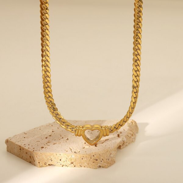 Light Clavicle Chain Necklace product photo 3 | Glossy.pk Pakistan