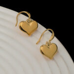 French retro three-dimensional love titanium steel earrings female metal glossy full peach heart pendant temperament ear jewelry factory Glossy.pk