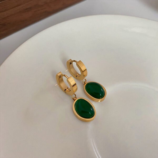 Blade chain retro emerald temperament versatile niche fashion clavicle chain luxury necklace light anti-tarnish jewellery from Glossy.pk, Lahore