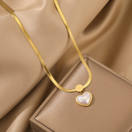 Europe and the United States Cross-border Wholesale Titanium Steel Love Pendant Necklace 2024 New Niche Luxury Clavicle Chain Simple Necklace 39 Glossy.pk