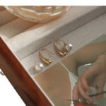 High-quality texture water drop pearl earrings, a two-wearing temperament stud earrings, women's earrings, detachable and bent metal style pearls