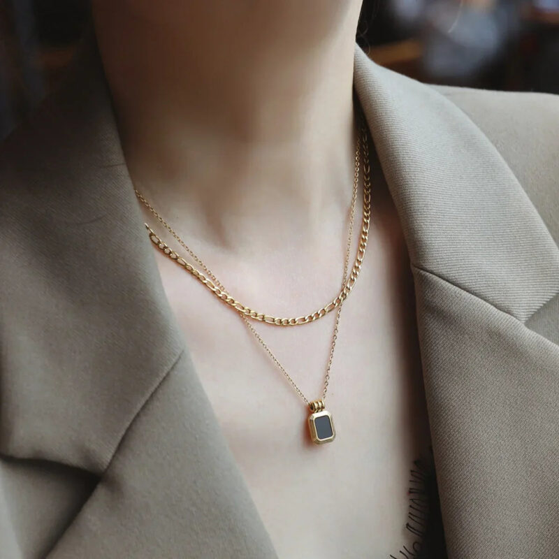 Aviho design sense double layered black epoxy necklace light luxury niche ins style titanium steel sweater chain does not fade