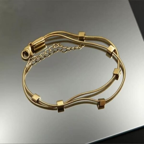 Double-layer Collarbone Necklace product photo 2 | Glossy.pk Pakistan