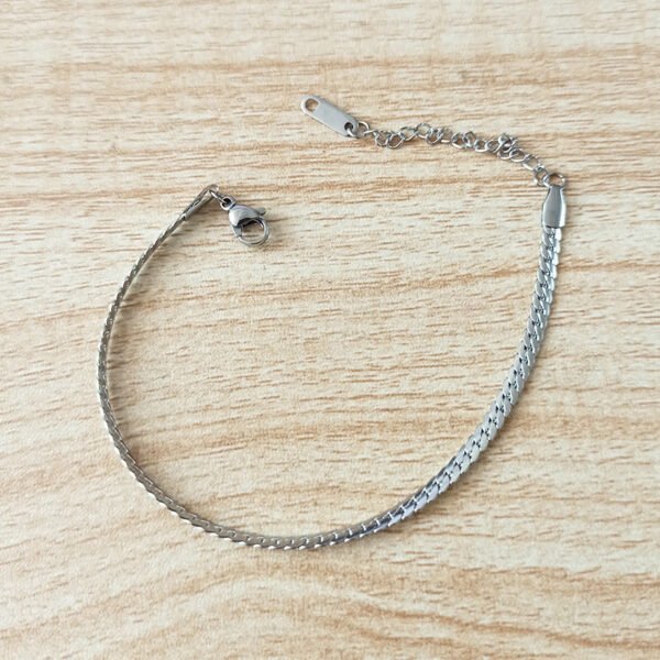 Chain Titanium steel necklace female niche design high-end 18k gold Internet celebrity with hip-hop style jewelry anti-tarnish jewellery from Glossy.pk, Lahore