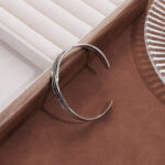 New vintage wave braided bracelet open personality ins cold wind distressed simple hollow irregular bracelet