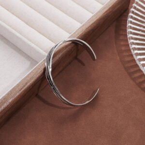 Wave Braided Bracelet — Irregular Hollow Style product photo 3 | Glossy.pk Pakistan