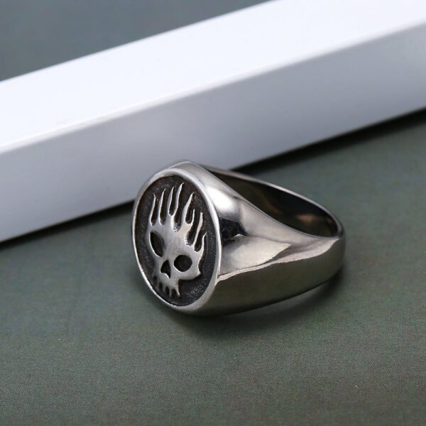 Skull flame ring — retro steel colour, sizes 7–9 product photo 3 | Glossy.pk Pakistan