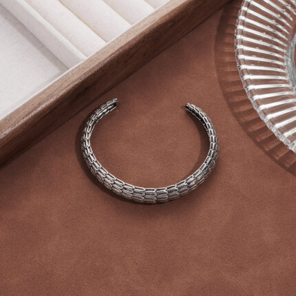 Retro simple wind dragon scale pattern scale opening adjustable bracelet cross-border new male domineering fashion personality bracelet