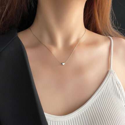 Titanium steel three-dimensional love necklace does not fade, women's light luxury, simple summer, cold wind, Internet celebrity temperament, niche clavicle chain Glossy.pk