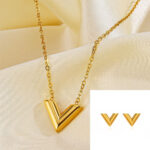European and American simple gold niche V letter necklace women's summer clavicle chain Internet celebrity non-fading earrings bracelet three-piece set Glossy.pk