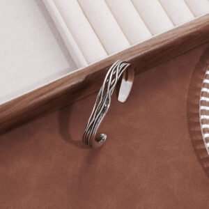 Wave Braided Bracelet — Irregular Hollow Style