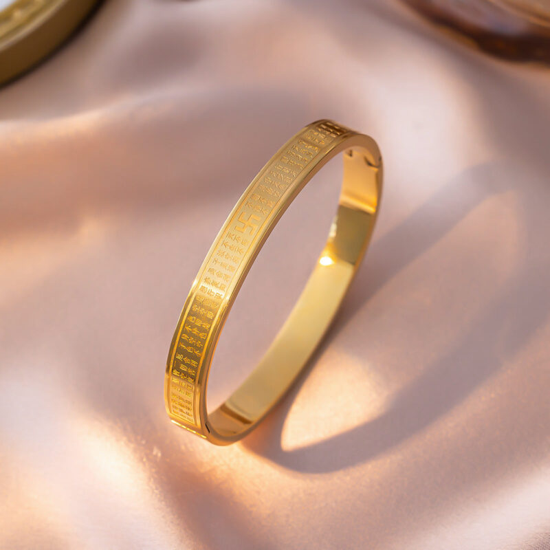 European and American cross-border new wholesale 8mm swastika gold bracelet stainless steel Vietnamese swastika buckle open bracelet women Glossy.pk