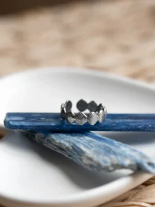 Antique Leafy Adjustable Ring — Silver-tone product photo 4 | Glossy.pk Pakistan