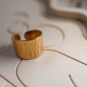 Antique Chunky Adjustable Ring — Gold-tone