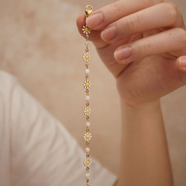 Flower Bracelet product photo 3 | Glossy.pk Pakistan