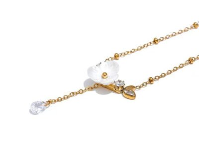 Flower Necklace — Style 1 product photo 4 | Glossy.pk Pakistan