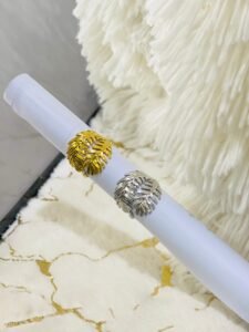 Adjustable Multi Leaf Chunky Ring — Silver product photo 2 | Glossy.pk Pakistan