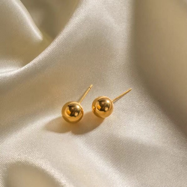 Stud stainless steel anti-tarnish jewellery from Glossy.pk, Lahore
